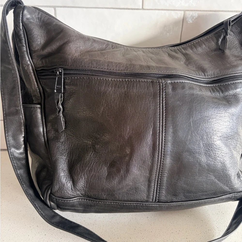 Vtg Autumn Forest Leathers By Impulse Hand Made Leather Black hobo bag Purse EUC